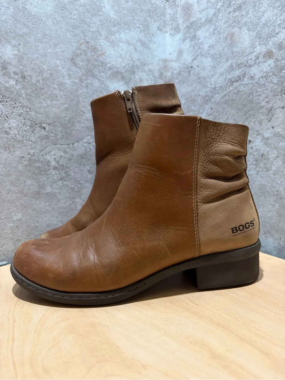 Bogs Carly Low Leather Boot size 38 Or Women’s 7.5-8
